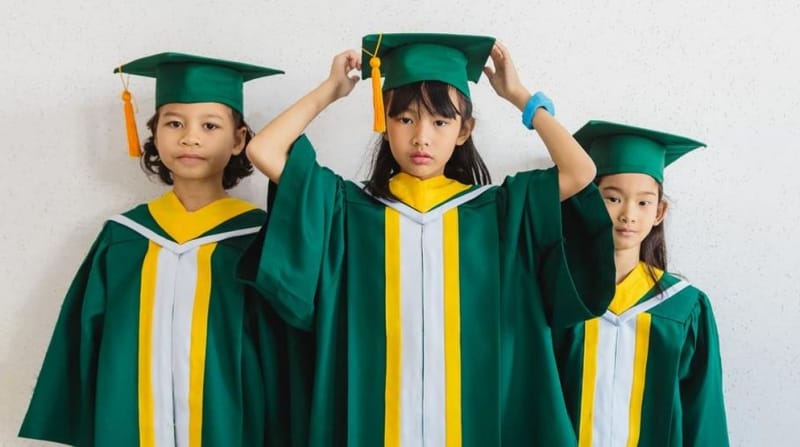 toga wisuda anak agar tidak luntur dan tetap awet